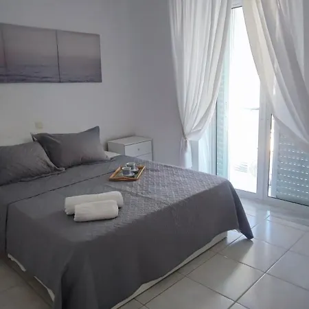 Apartment White *